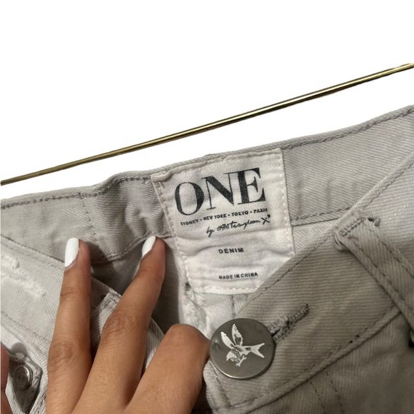 ✨ One Teaspoon Hawks High Waisted Denim Jean Shorts - Picture 3 of 5